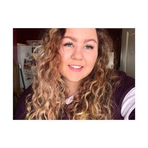 Meet your Posher, Cloey